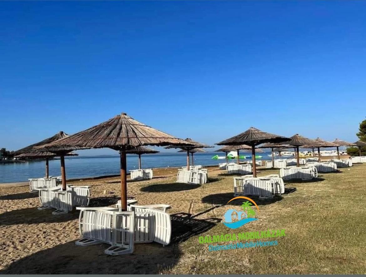 Dalmacia Mobile Homes And Caravans At The Beach Privlaka  Exterior photo